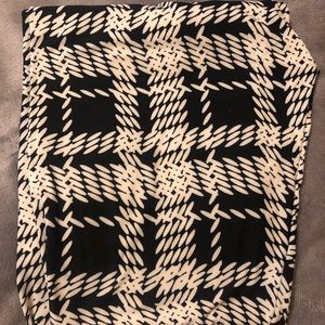 💜 Lularoe leggings OS black abd white plaid NWT